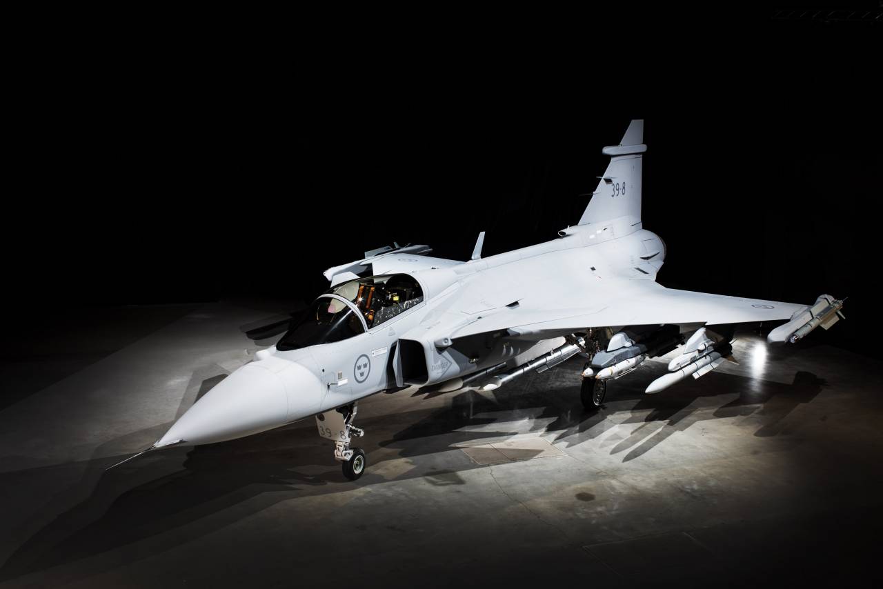 Jas 39 gripen фото