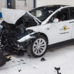Электромобили Tesla и Porsche получили пять звезд за безопасность