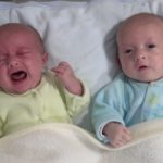 Вес при рождении определяет разницу в успешности близнецов в учебе