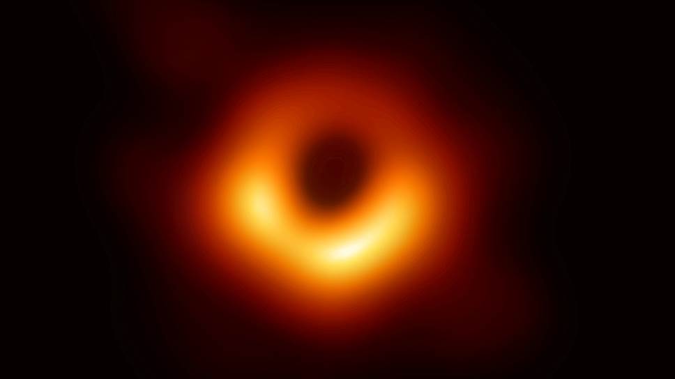 Очертания черной дыры
