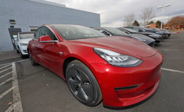Что скажут нам машины Tesla?