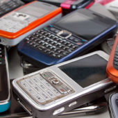 Кнопочные телефоны до сих пор продаются в больших количествах