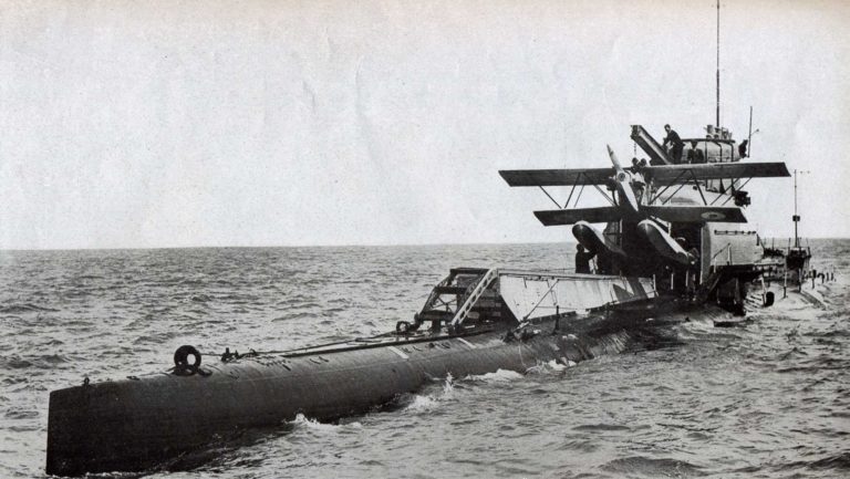 Британский подводный авианосец HMS M2