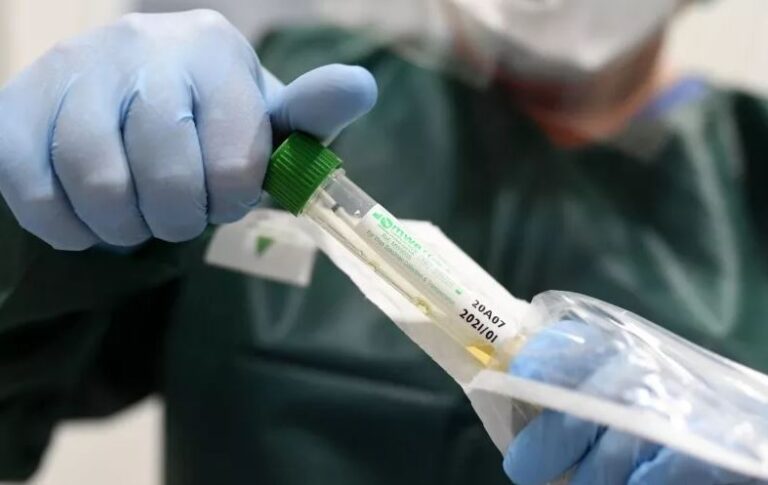 Ранее медики заявляли, что вакцина от коронавируса нового типа появится как минимум через год / © Getty Images