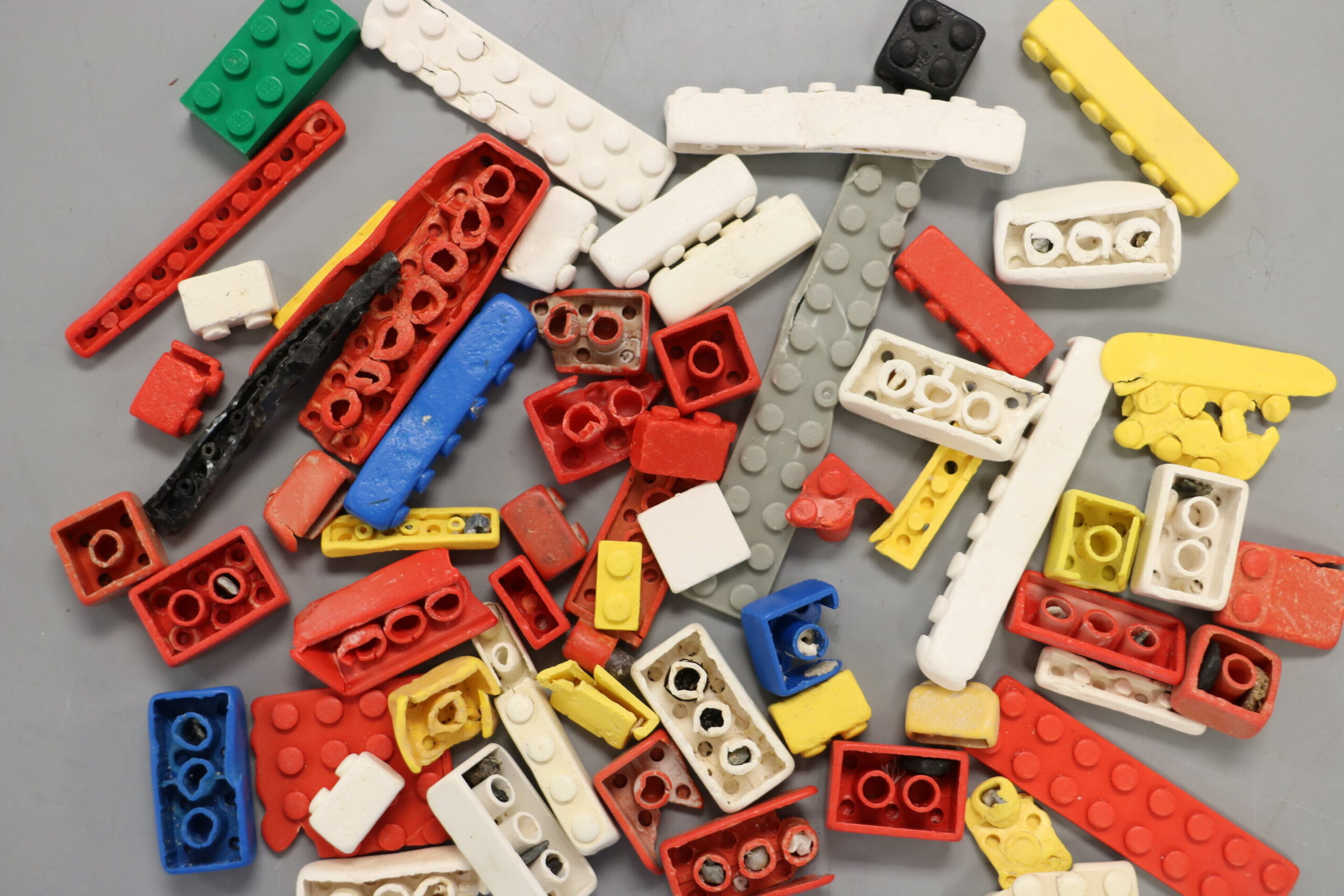 Выброшенные детали Lego могут сохраняться в природе больше тысячи лет