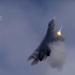 Минобороны России показало эффектные кадры испытаний Су-57 на предельных режимах