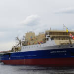 В России спустили на воду головное судно проекта PV22