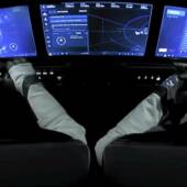 Участники миссии SpaceX DM-2 Даглас Хёрли и Роберт Бенкен следили за сближением корабля с МКС