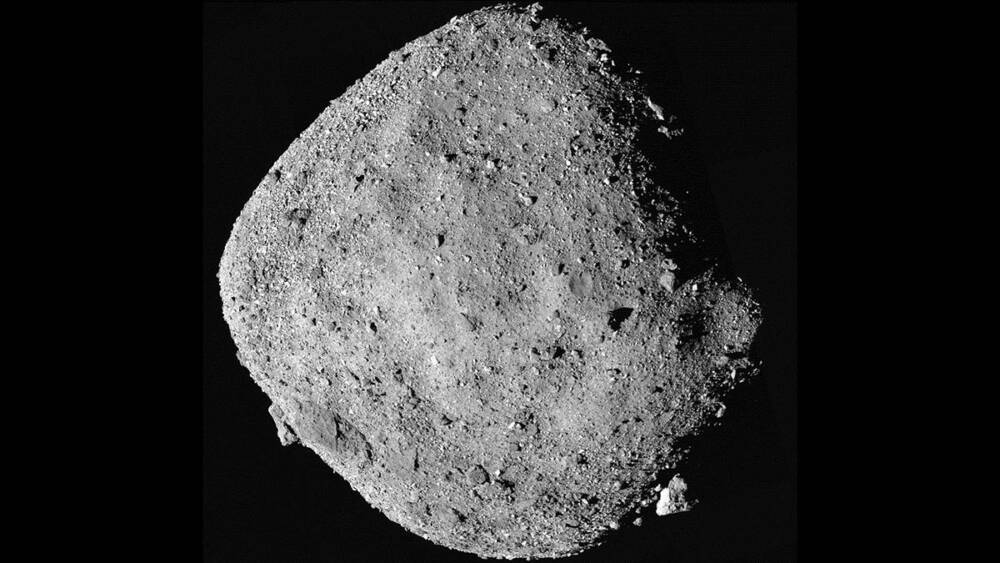 Астероид Бенну, снятый зондом OSIRIS-REx