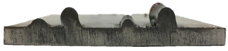 Общий вид выращенных образцов после наплавки на титановую подложку трех слоев / ©Пресс-служба ПНИПУ
