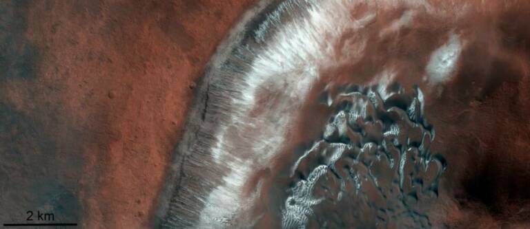 Дюнные поля в зеленом кратере Марса /©ESA / ExoMars/CaSSIS