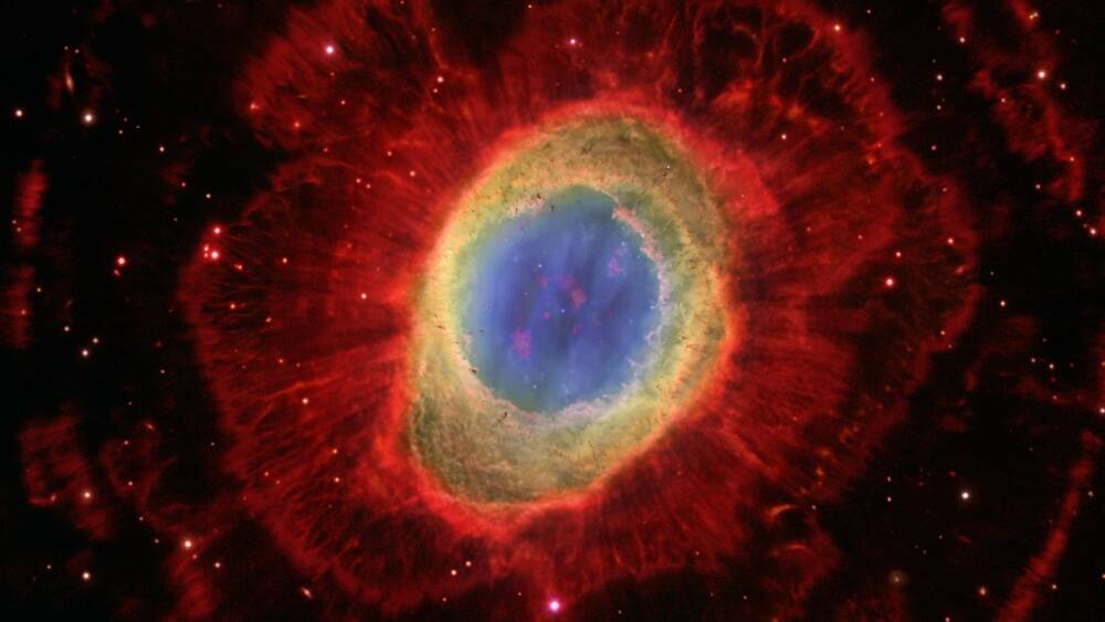 В 100 миллионах световых лет от Земли взрывается необычная сверхновая