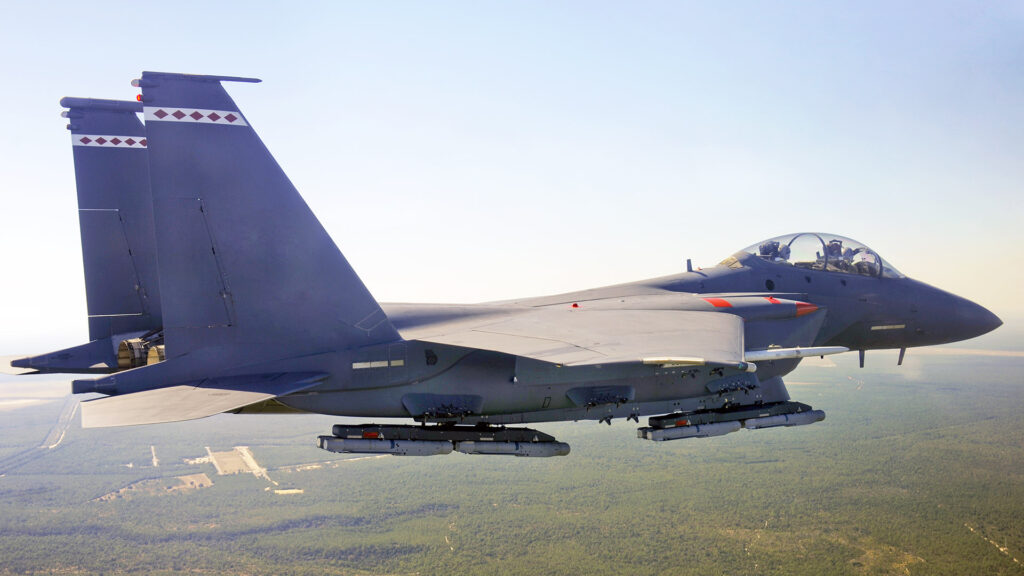 F-15E с GBU-53