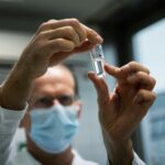 Оценку эффективности российской вакцины от коронавируса «Спутник-V» подняли до 95%