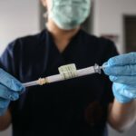 Противокоронавирусная вакцина от Pfizer и BioNTech показала удивительную эффективность в клинических испытаниях
