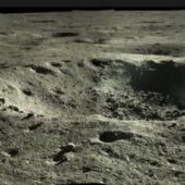 Панорама небольшого кратера, встретившегося на пути лунохода