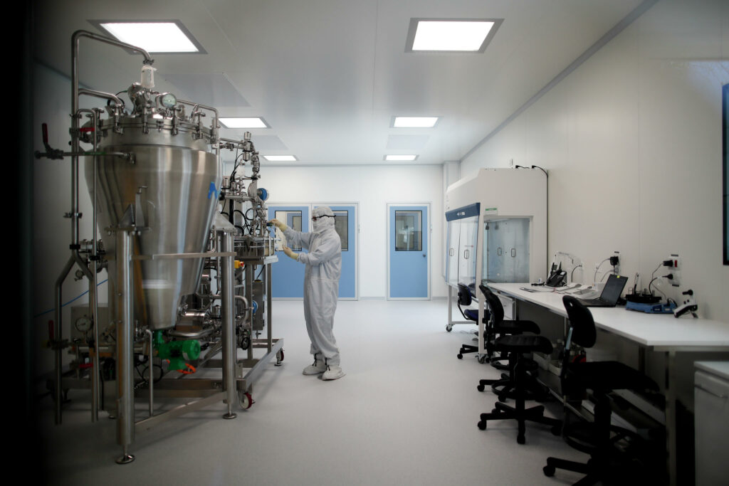 Работа над вакциной компании AstraZeneca