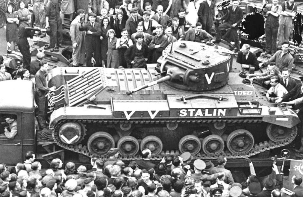 Английский легкий танк «Валентайн», самый удачный танк этого класса во Второй мировой. В СССР их отправили 3782, но прибыли только 3332. Еще 450 было потоплено вместе с их транспортами /©Wikimedia Commons