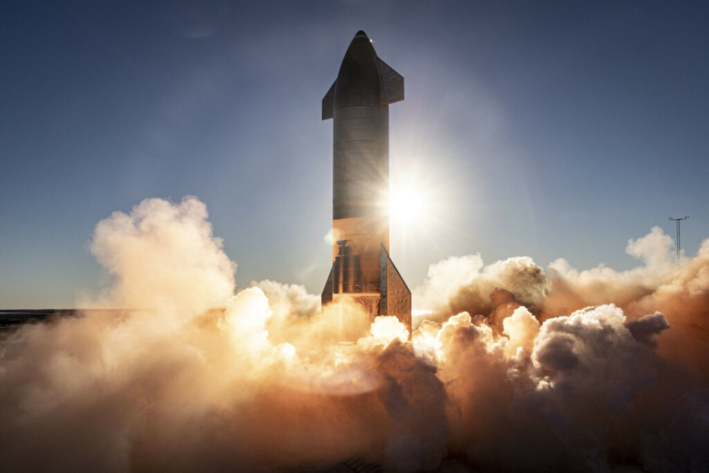 SpaceX не будет сажать свою сверхтяжелую ракету на опоры, вместо этого ее будут ловить у самой земли