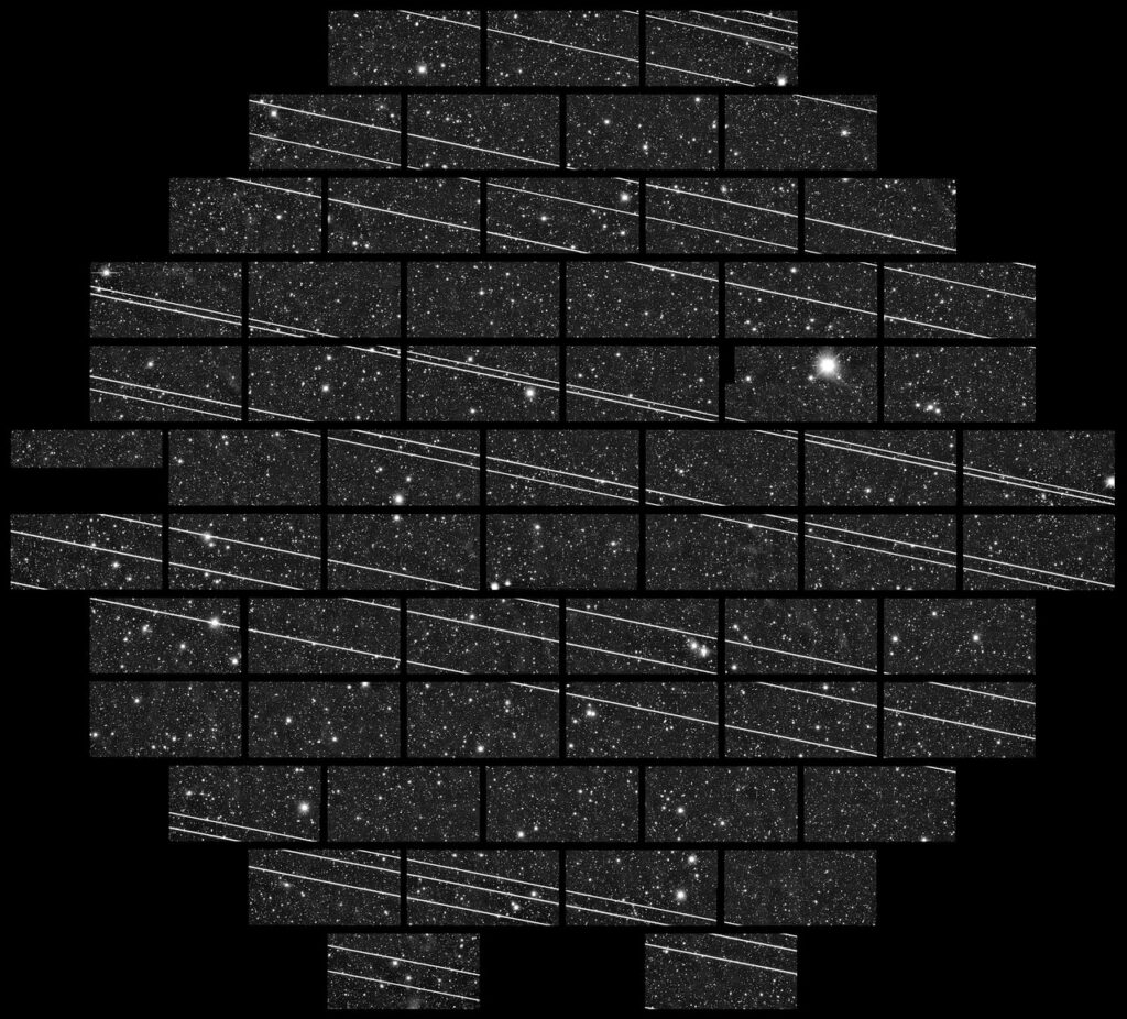 Астрономы показали, как выглядят спутники Starlink в телескоп и насколько сильно они мешает им работать