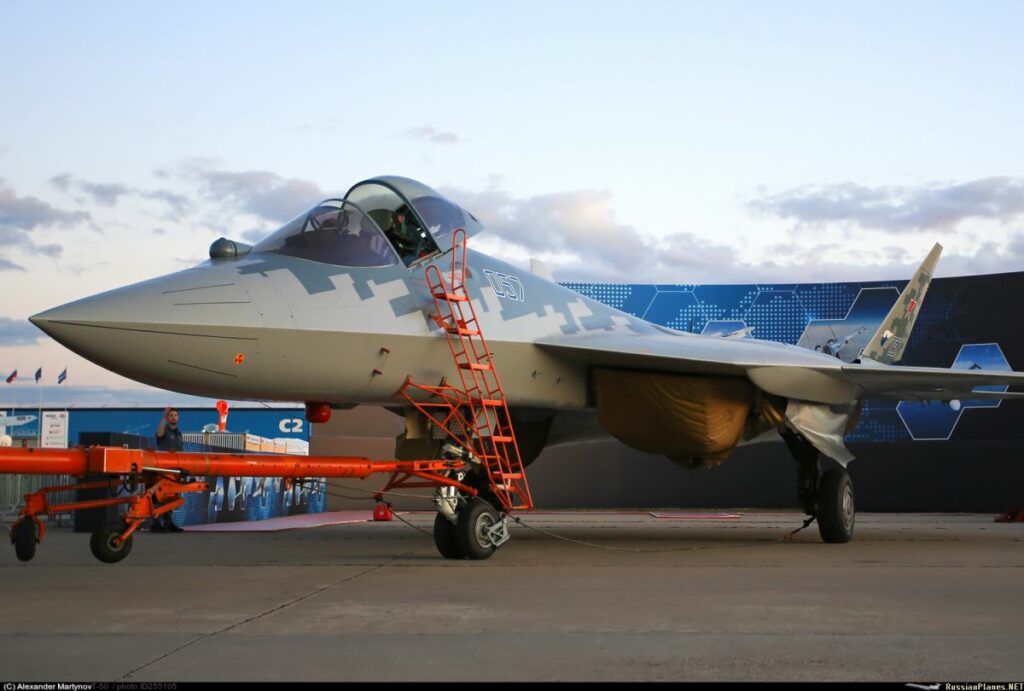 Россия ведет переговоры о продаже истребителя Су-57Э
