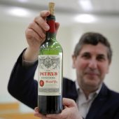 Бутылка вина Chateau Petrus Pomero
