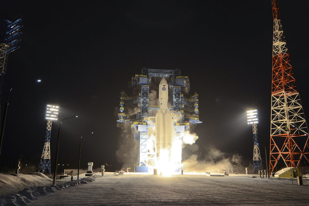 Источник: в России определили новый облик сверхтяжелой ракеты для полетов на Луну
