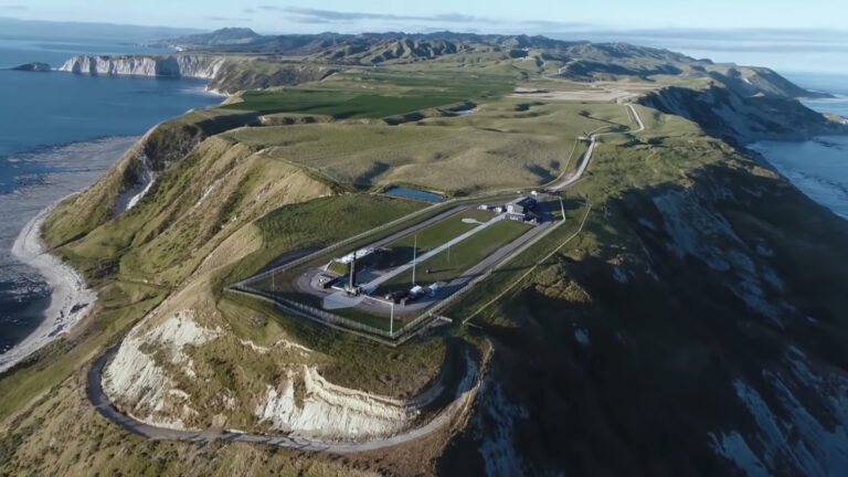 «Почти «Протон» против «Союза» и Falcon 9: глава Rocket Lab в прямом эфире съел кепку и объявил о создании ракеты Neutron