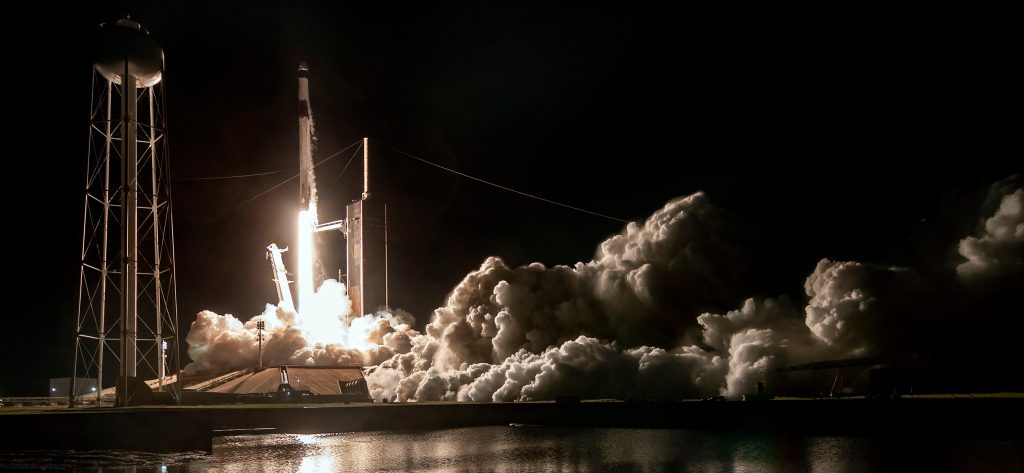 Первый старт ракеты Falcon с лунной миссией перенесли на 2022 год