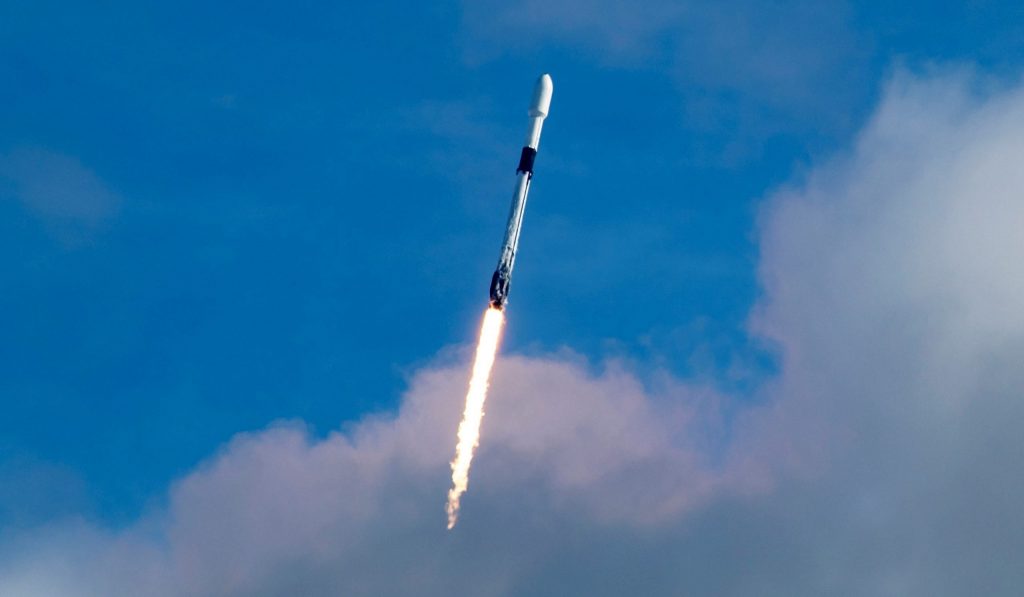 Запуск ракеты Falcon 9