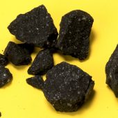 Фрагменты метеорита Саттерз-Милл
