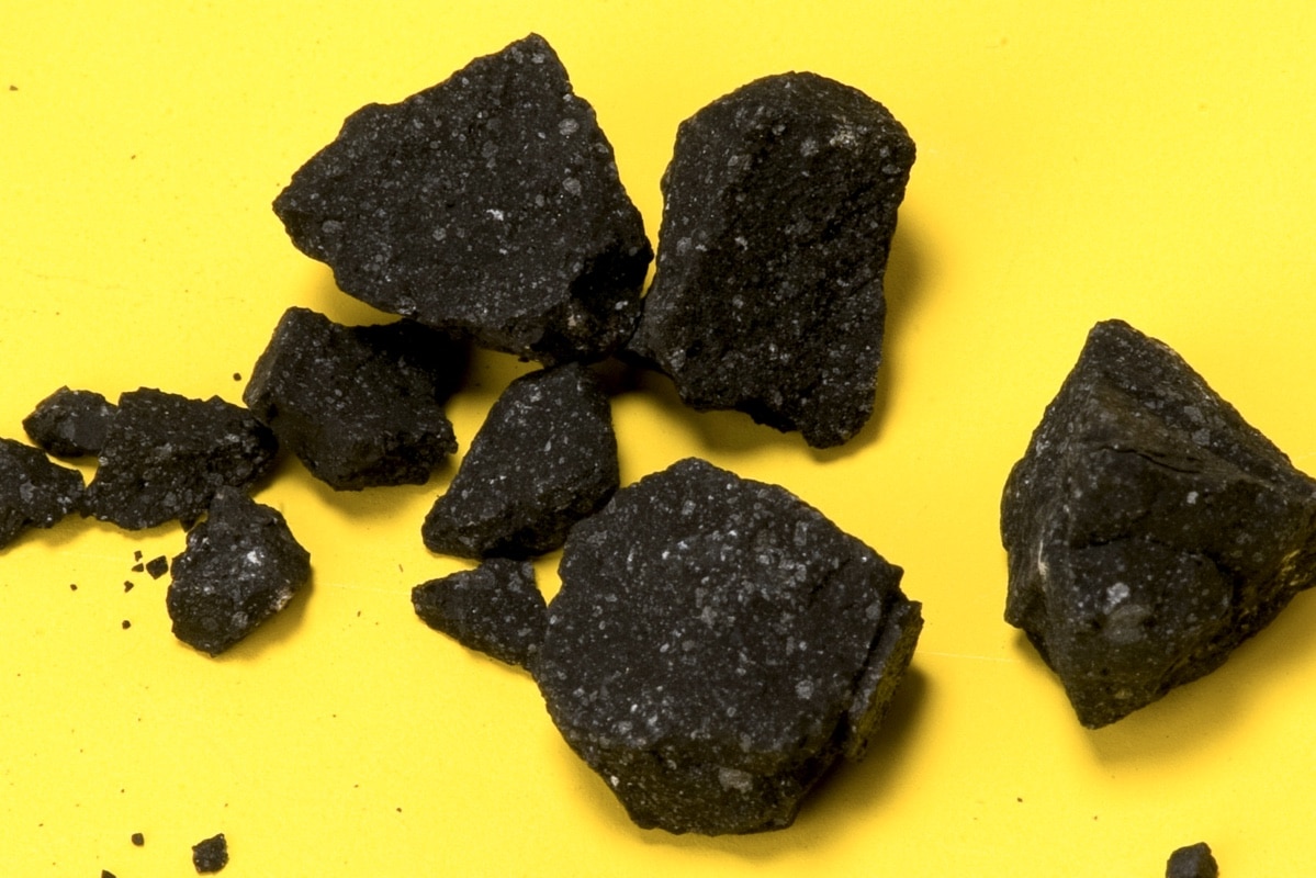 В древнем метеорите снова нашли воду