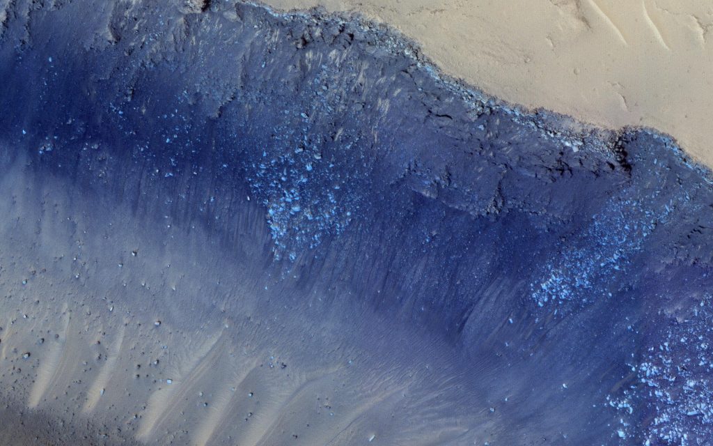 Зонд InSight зафиксировал два мощных и четких марсотрясения