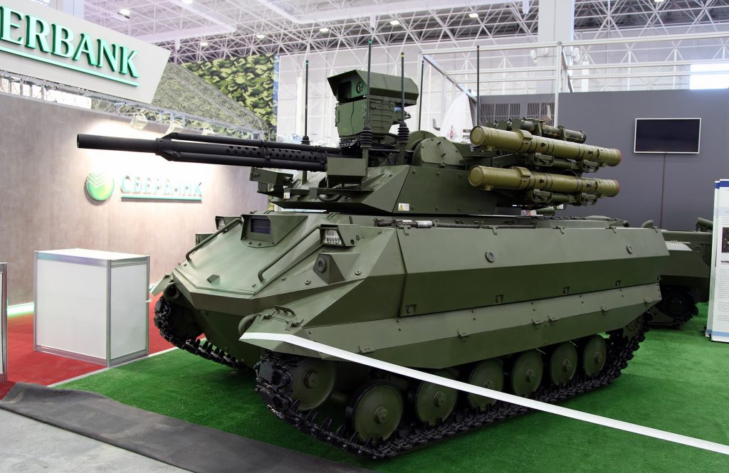 Источники: Россия начала строить крупных боевых роботов, сравнимых по огневой мощи с танками и БМПТ