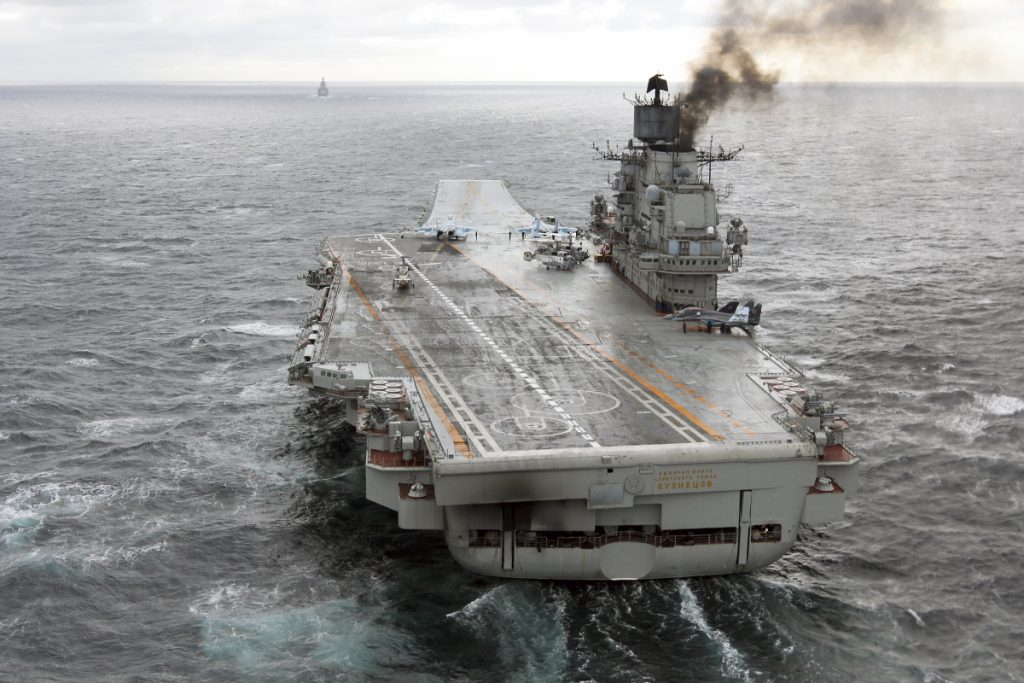 Испытания модернизированного «Адмирала Кузнецова» перенесли