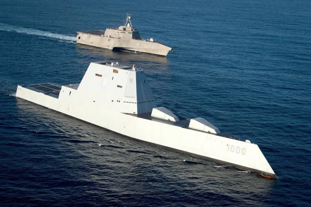 Zumwalt и LCS / ©USN