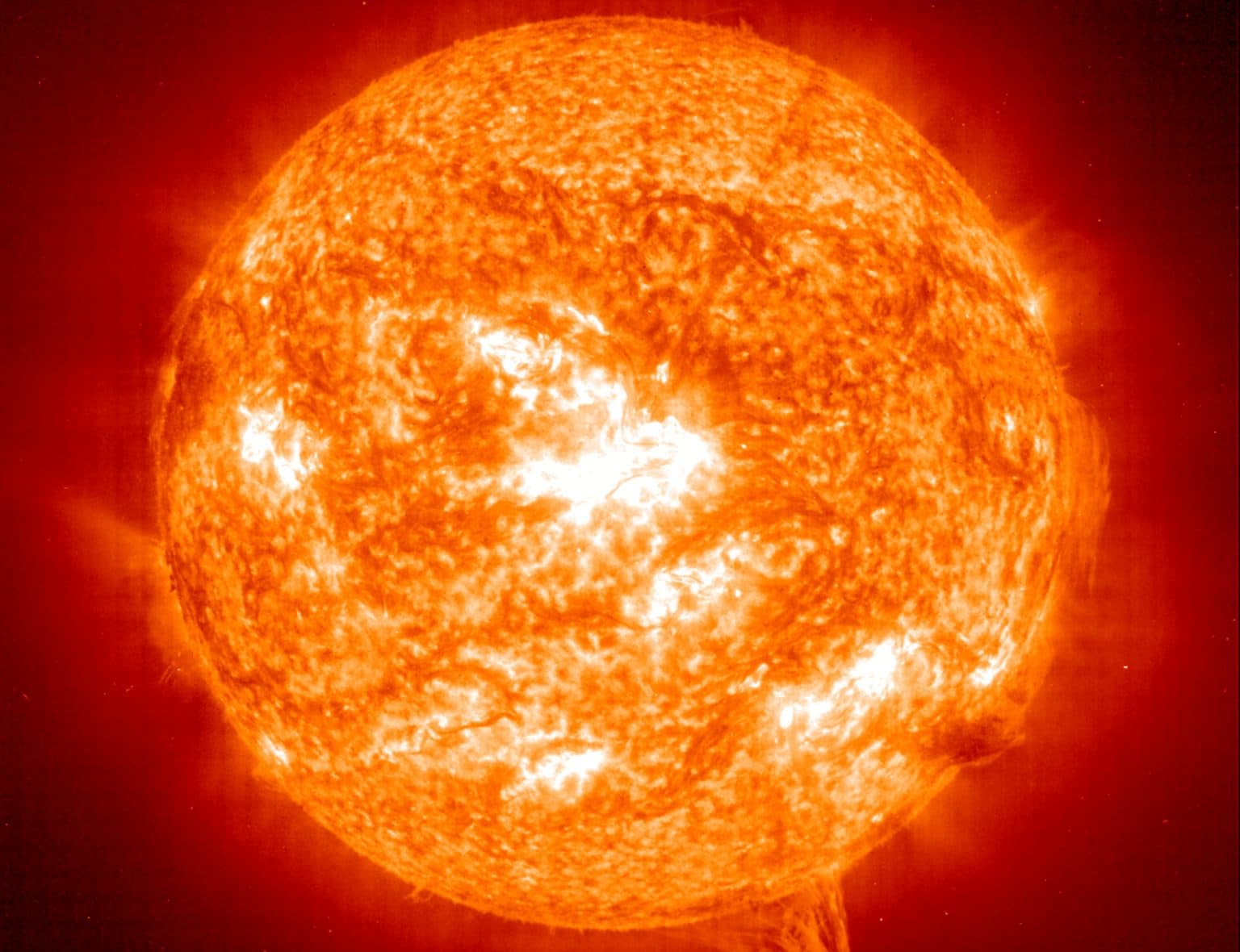 https://naked-science.ru/wp-content/uploads/2021/06/SOHO_image_of_the_Sun-1536x1180.jpg