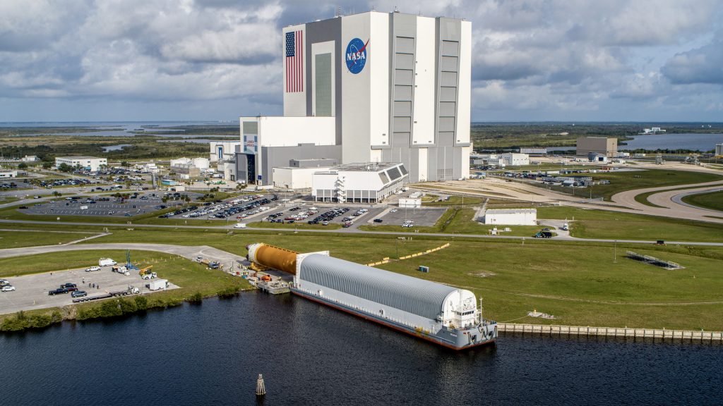 NASA определилось со сроками пилотируемой миссии к Луне. Они ожидаемо «сдвинулись вправо»