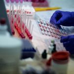 В России начались клинические испытания еще одной вакцины от коронавируса