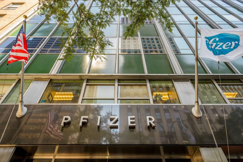 Pfizer и BioNTech в августе начнут испытания вакцины от «дельта-штамма» коронавируса
