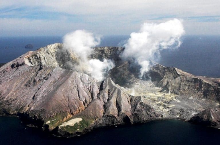 Уайт-Айленд — единственный активный вулкан Новой Зеландии