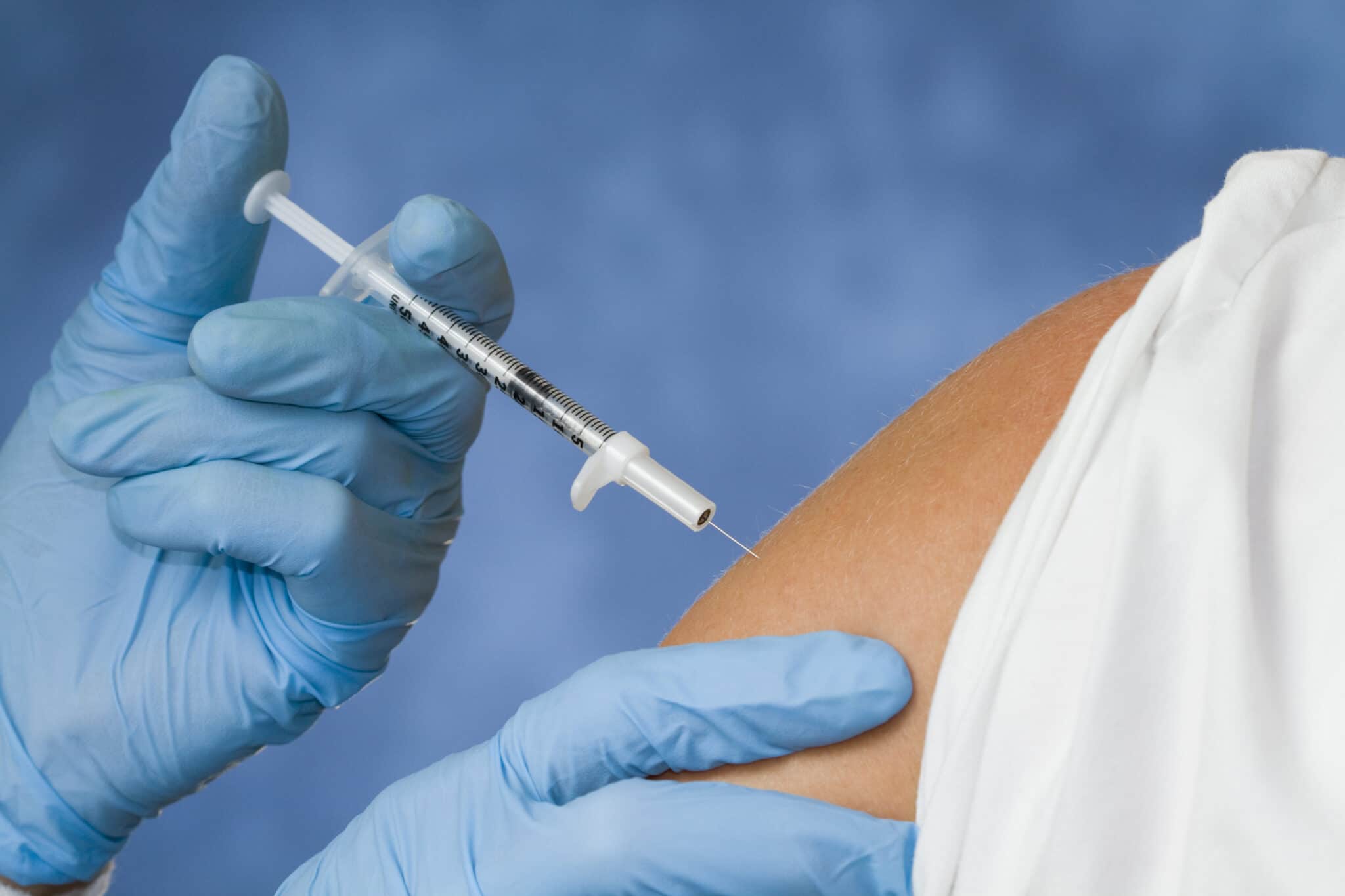 Ученые выяснили, что стоит за нерешительностью людей, не желающих вакцинироваться