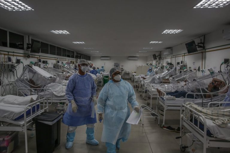 Полевой госпиталь для пациентов с коронавирусом