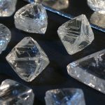 Найден способ сделать стекло тверже алмаза