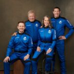 Blue Origin запустила космический корабль New Shepard с Уильямом Шетнером и тремя другими туристами