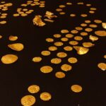 В Англии нашли золотой клад, состоящий из монет, слитка и украшений
