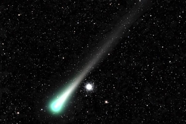 Комета C/2021 A1 (Leonard) на снимке телескопа Schulman Университета Аризоны