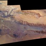 Российские ученые открыли в одном из марсианских хаосов огромную область свободного льда