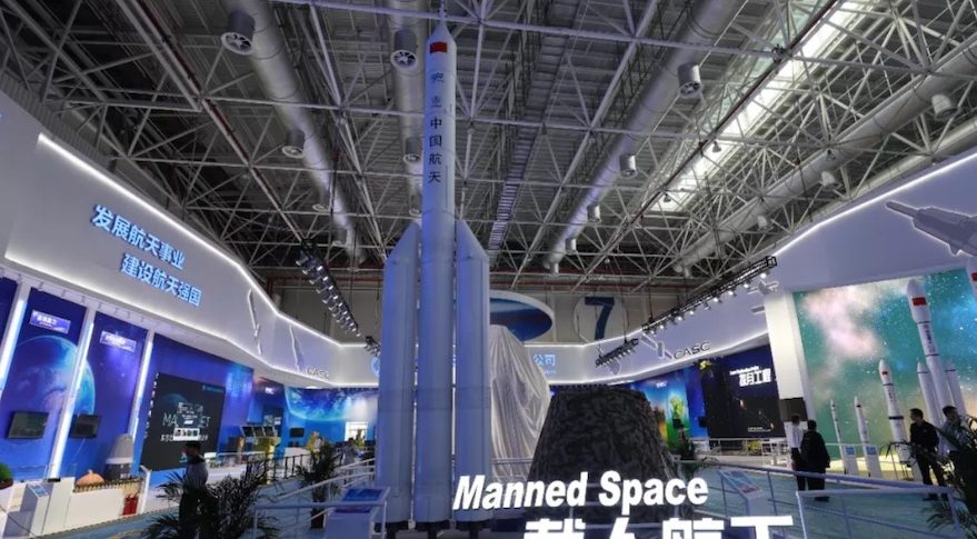 Китай обозначил сроки первого запуска сверхтяжелой ракеты для пилотируемого полета к Луне