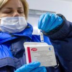 Россия временно прекратила покупать неработающую вакцину «ЭпиВакКорона»